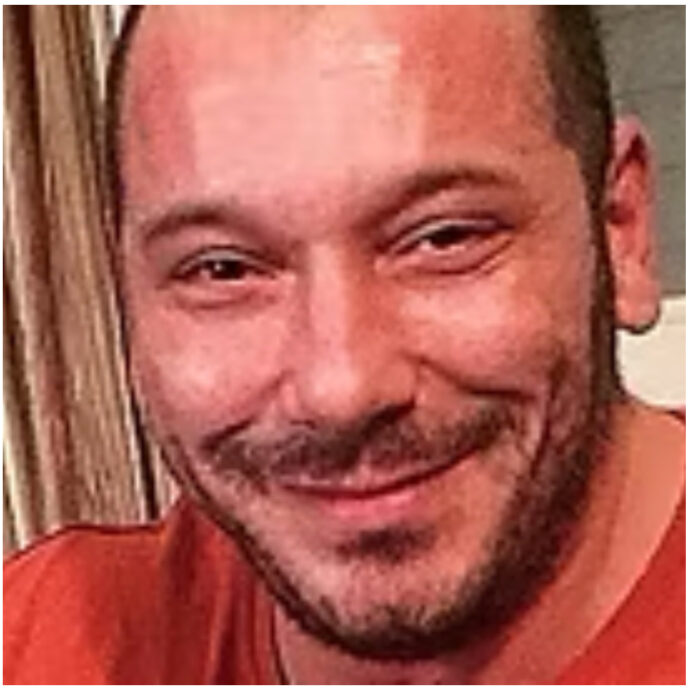 È morto Andrea Lorini, il bodybuilder trovato senza vita sul letto dalla madre. Stroncato da un malore