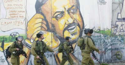 Copertina di Intervista a Fadwa Barghouti:“Il mondo ha capito che la stabilità passa dalla libertà dei palestinesi. Liberate mio marito Marwan”