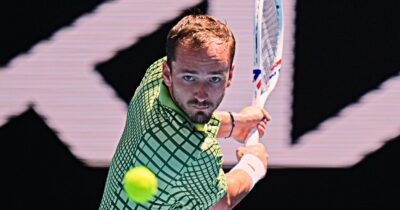 Copertina di “Non cambio cittadinanza per la guerra in Ucraina”: così il russo Medvedev dopo le polemiche agli Australian Open