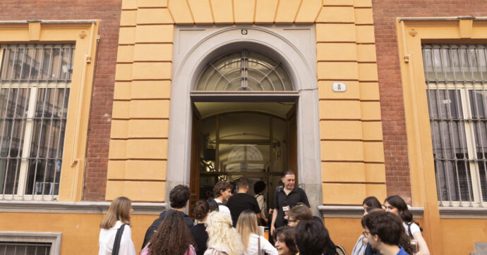 “Fa un ca**o di freddo”, la protesta degli studenti e l’ultimo caso a Brescia: i genitori ritirano i figli per i termosifoni rotti