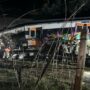 Copertina di Un altro incidente ferroviario in Spagna: in Catalogna crolla un muro e il treno deraglia, un morto e 41 feriti