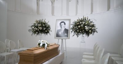 Copertina di “Valentino è morto nel sonno, non ha sofferto”: le parole di Giancarlo Giammetti. Secondo giorno di camera ardente dello stilista a Roma