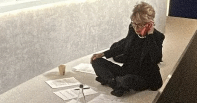 “Al telefono da Davos Lilli Gruber, a causa dell’evacuazione dello studio tv svizzero”: cos’è successo a Otto e Mezzo ieri sera