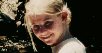 Copertina di “Rapita da un ‘profeta’, pensavo che la mia famiglia non mi avrebbe più voluta”: i nove mesi d’inferno di Elizabeth Smart e il ritorno alla vita nel nuovo docufilm di Netflix