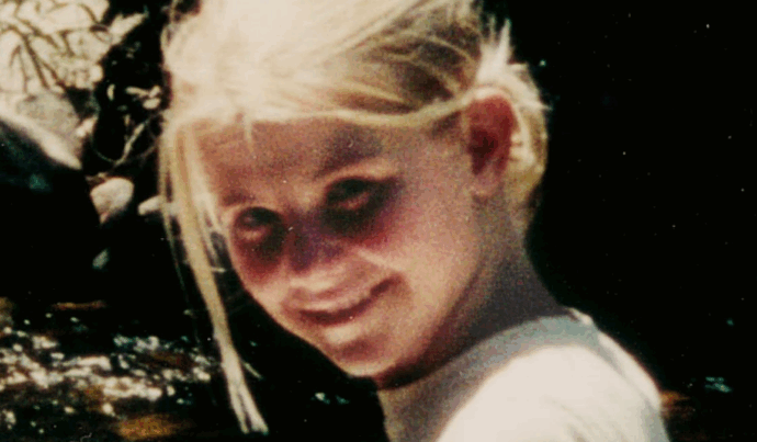 “Rapita da un ‘profeta’, pensavo che la mia famiglia non mi avrebbe più voluta”: i nove mesi d’inferno di Elizabeth Smart e il ritorno alla vita nel nuovo docufilm di Netflix