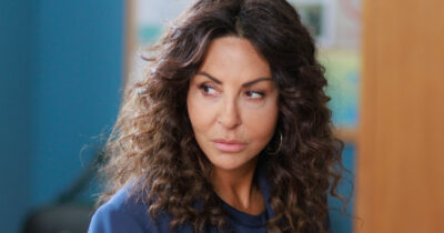 Copertina di “Il tormentone di Sabrina Ferilli ‘Scescilia’? Colpa mia. Mi ha chiamato dicendo: potevi scegliere un nome più semplice”: parla lo sceneggiatore di “A testa alta”