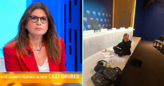 Copertina di Incendio a Davos, Lilli Gruber viene evacuata in diretta e conduce Otto e mezzo al telefono: “C’è un’emergenza” – Video