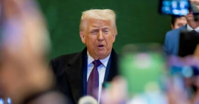 Copertina di Donald Trump fa causa a JP Morgan e al Nyt