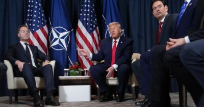 Copertina di Groenlandia, Trump: "Accordo su minerali e scudo spaziale". Ma Copenaghen frena Rutte: “Non può negoziare a nome della Danimarca, non cederemo parti del regno”