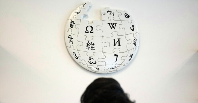 Wikipedia manipolata: un’agenzia britannica di Pr modificava a pagamento le informazioni sui propri clienti