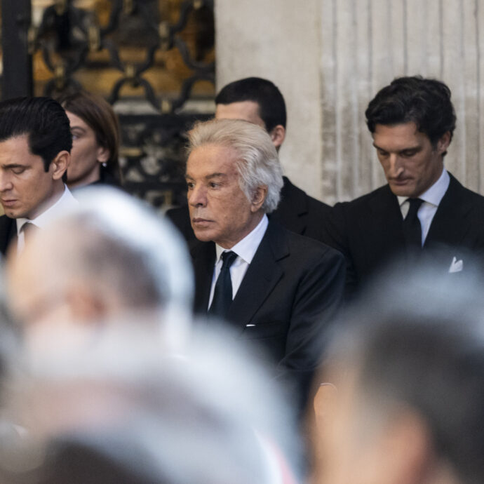 “Sarai per sempre vicino a me”: il discorso di Giancarlo Giammetti al funerale di Valentino. E Bruce Hoeksema: “In molti ti hanno amato, ma ciò che condividevamo era solo nostro”