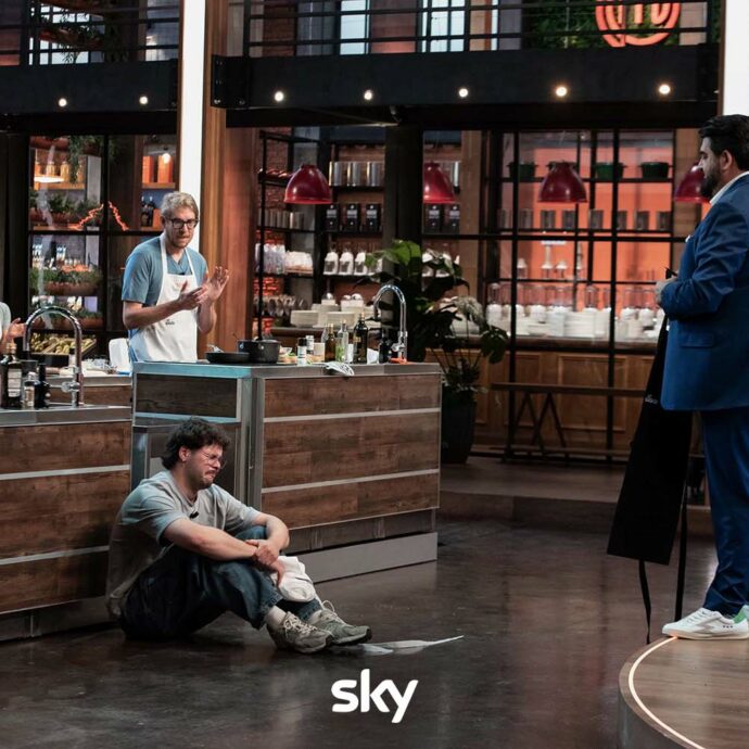 “Sbrigati, vai a prendere le zoccolette”: il cuoco amatoriale lascia senza parole i tre giudici di Masterchef. Prove ed eliminati dell’ultima puntata