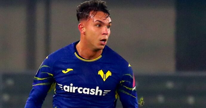 Blitz del Napoli: Conte soffia Giovane a Sarri. E il mercato azzurro continua: tre nomi per la fascia