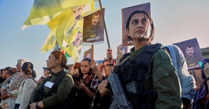 L’ipocrisia degli Usa volta le spalle  ai curdi:  sei titoli per capirne le ragioni