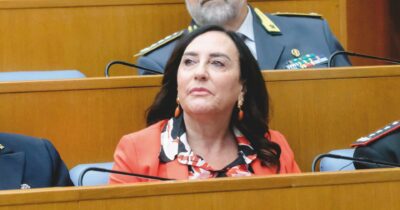 Copertina di Nuovi vertici  Aiad: fedelissima  di Crosetto va verso la nomina