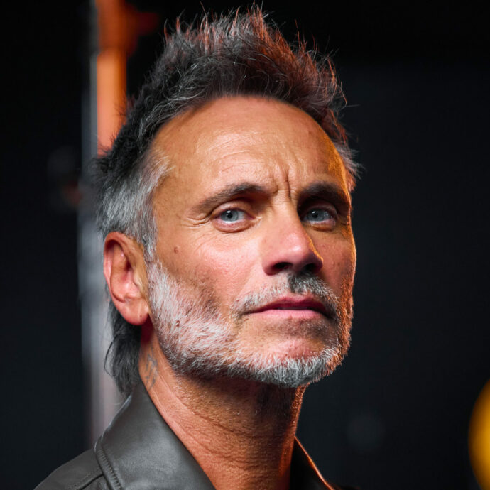 “The Voice Kids è emozione pura. Pronto a girare Italia e Europa con le mie hits. Le critiche alle cover frutto del clima avvelenato sui social. Condurre Sanremo? Perché no!”: così Nek