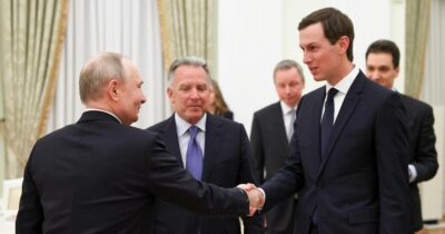 Copertina di Iniziati i colloqui Usa-Russia-Ucraina ad Abu Dhabi. Cremlino: “Kiev abbandoni il Donbass”. Media: “Zelensky pronto a firmare accordo su garanzie di sicurezza Usa”