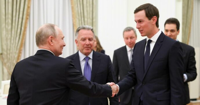 Iniziati i colloqui Usa-Russia-Ucraina ad Abu Dhabi. Cremlino: “Kiev abbandoni il Donbass”. Media: “Zelensky pronto a firmare accordo su garanzie di sicurezza Usa”