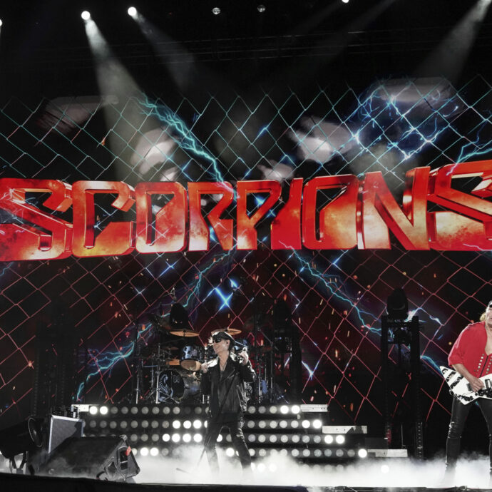 È morto Francis Buchholz, bassista della band hard rock degli Scorpions. La famiglia “Si è spento circondato dall’amore. Durante il cancro gli siamo stati accanto”