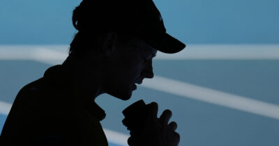 Copertina di La polemica di Spizzirri: “Buffo tempismo nella sospensione del match con Sinner, subito dopo il mio break”. Ecco cosa dicono le regole