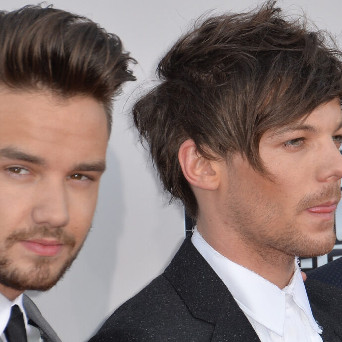 “Non posso portare questo peso a lungo. Ma non l’ho ancora superato”: Louis Tomlinson commovente nel brano inedito “Dark to light” dedicato a Liam Payne