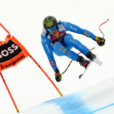 Copertina di Franzoni da favola: vince in discesa a Kitzbühel e si commuove. “Pensavo a Franzoso”