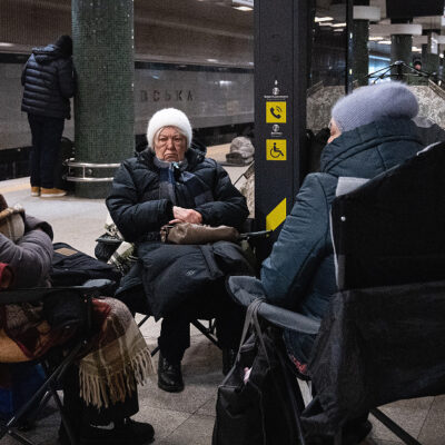 Copertina di Attacchi su Kiev e Kharkiv mentre proseguono i colloqui di Abu Dhabi tra ucraini e russi. Che pretendono il Donbass