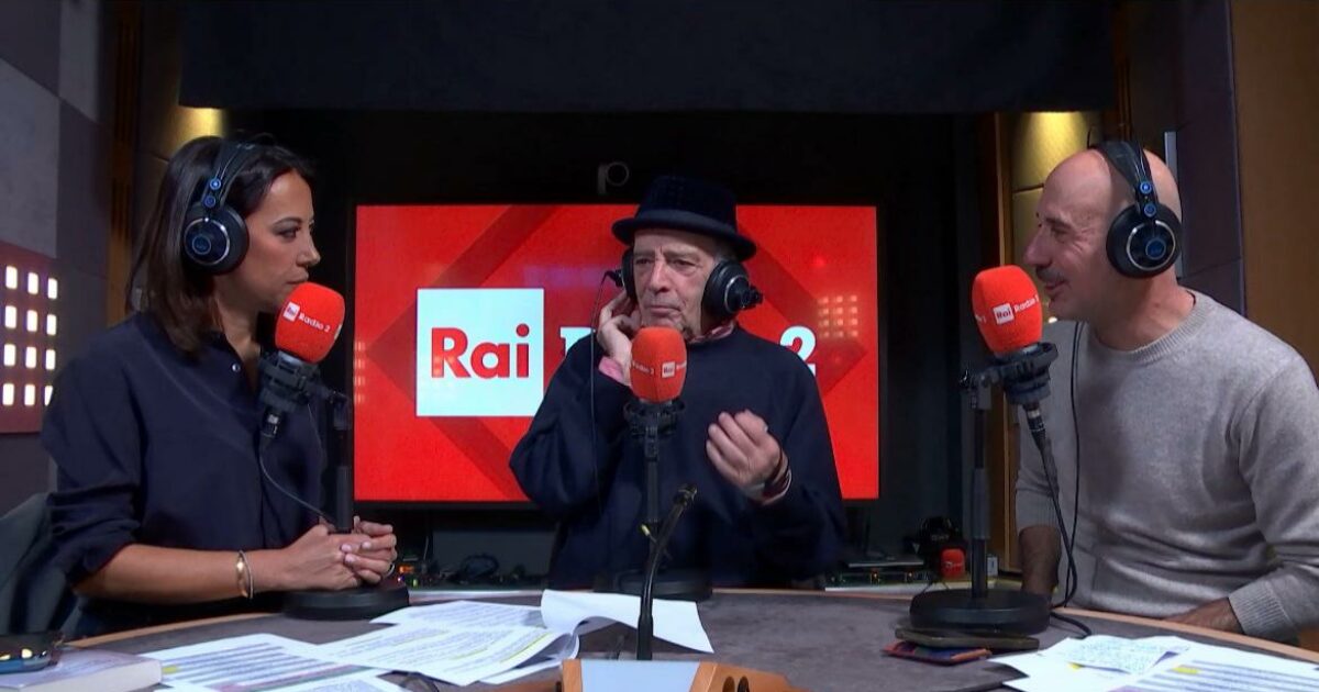 “Un rimpianto? Sarei potuto diventare conduttore televisivo e invece devo andare a fare serate di qua e di là con la valigia”: così Enrico Montesano