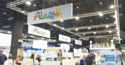 Copertina di Trasferte extra-large, la Regione Abruzzo deve placare i consiglieri: “Andate, ma solo una notte fuori”