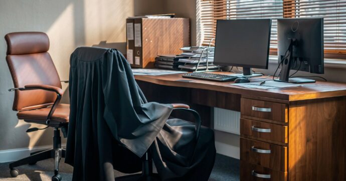 “Sono entrato più  volte nel pc. Tutti i magistrati sono a rischio”. Intervista al supertestimone nel caso del software ‘inoculato’ nei computer di 40mila dipendenti del ministero