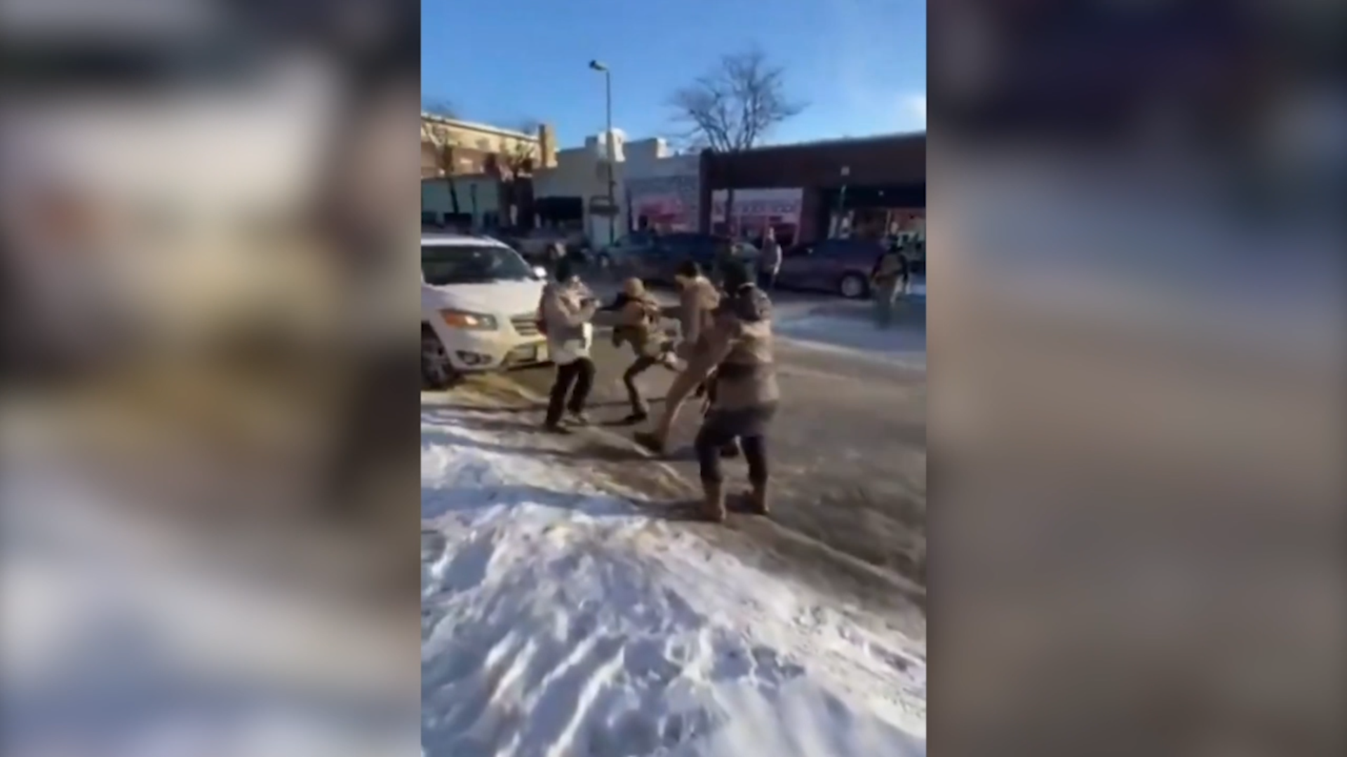 alex pretti ucciso dall8217ice a minneapolis spunta un nuovo video l8217uomo ha un cellulare in mano da Ilfattoquotidiano.it alex pretti ucciso dall8217ice a minneapolis spunta un nuovo video l8217uomo ha un cellulare in mano