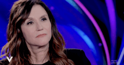 Copertina di “A mia figlia avevano diagnosticato la mononucleosi e invece era il linfoma di Hodgkin. Abbiamo fatto chemioterapia e radioterapia”: la storia di Alessandra Martines