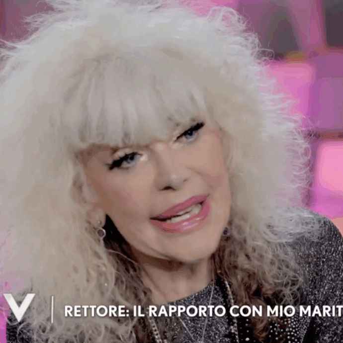 “Maria De Filippi mi ha detto: ‘State insieme da 49 anni? No, non è valido’. Io e mio marito volevamo andare a Temptation Island”: lo rivela Donatella Rettore