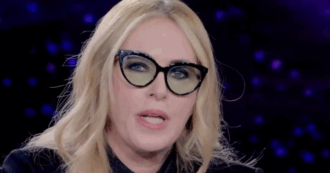 “In putrefazione”, “Spero in un malaccio”: Roberta Bruzzone e tre collaboratori indagati per stalking. Le chat nel mirino della Procura