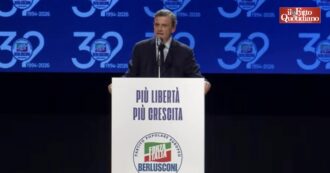 Copertina di Calenda attacca Salvini: “Non posso stare con chi riceve neonazisti e cocainomani al ministero”