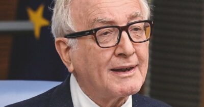 Copertina di “Separazione delle carriere? Truffa per controllare i pm e la libertà di corruzione”: intervista al giurista Luigi Ferrajoli