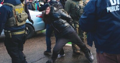 Copertina di Trump, decreti anti-Congresso e polizia: il vero “regime change” è negli Usa