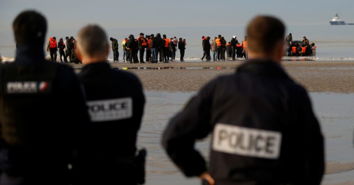 Francia, Le Monde: “Violenze sui migranti”