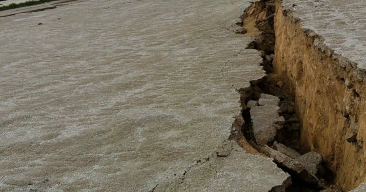 Sicilia, Niscemi isolata da una frana: scuole chiuse e oltre 500 sfollati. Il sindaco: “Situazione drammatica”