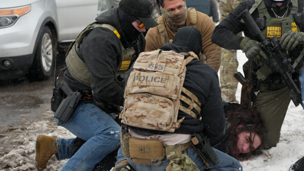 la carta di trump per il midterm record di arresti per l8217ice e scudo per i suoi agenti cos236 232 cambiata la strategia dell8217anti immigrazione da Ilfattoquotidiano.it la carta di trump per il midterm record di arresti per l8217ice e scudo per i suoi agenti cos236 232 cambiata la strategia dell8217anti immigrazione