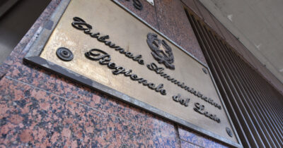 Copertina di Referendum, l’udienza al Tar sulla data: due avvocati per il No, 14 per il Sì. La memoria: “A rischio la validità del voto”