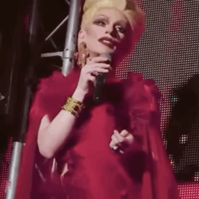 Trovata morta su un balcone Kastadiva, storica drag queen del Muccassassina di Roma: ipotesi suicidio. Vladimir Luxuria: “Che brutta notizia”