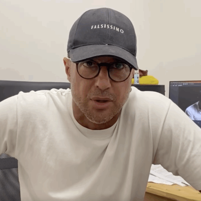 “Falsissimo non sarà su Signorini perché il giudice me lo ha impedito, ma stasera parlerò di Mediaset e i Berlusconi”: Fabrizio Corona furibondo