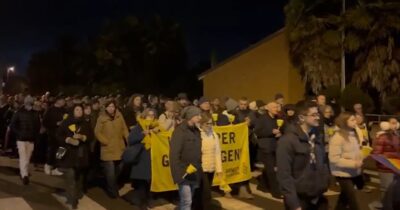 Copertina di Regeni, a dieci anni dal rapimento la fiaccolata silenziosa a Fiumicello – Video