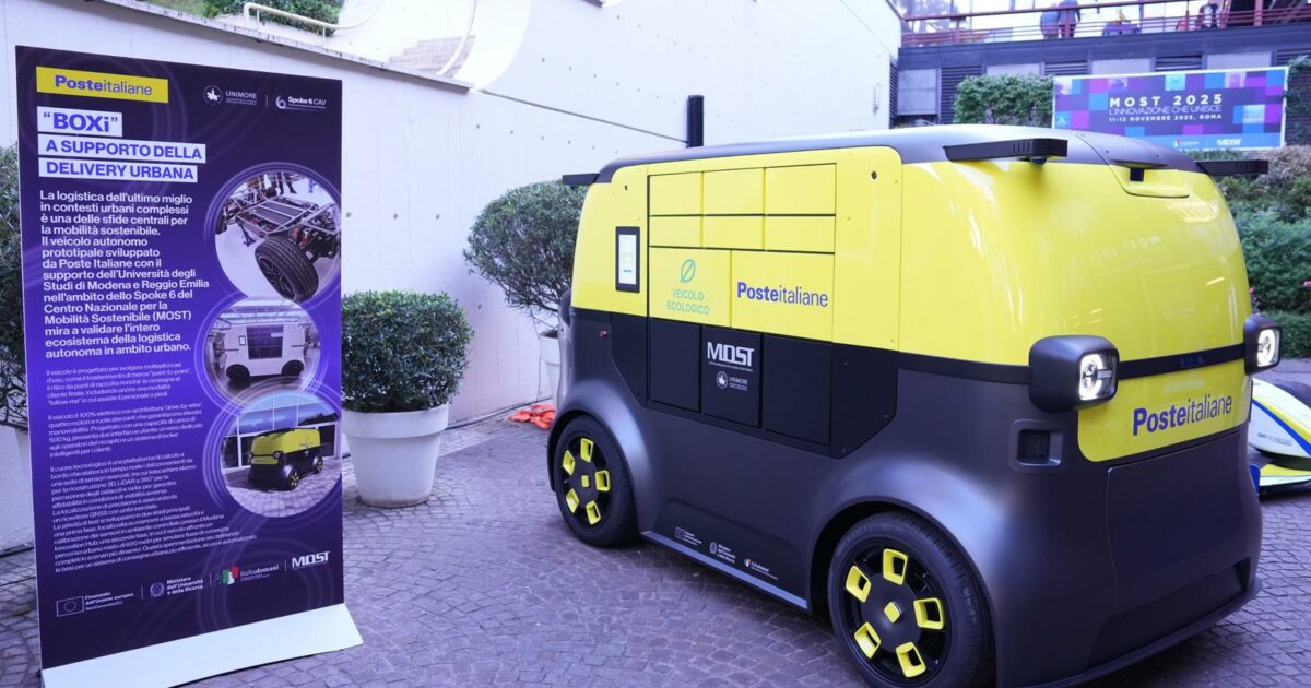 Arriva in Italia BOXi, il primo robot-postino: come funziona e da quando inizierà a consegnare lettere e pacchi