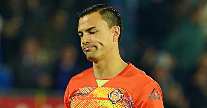 La Cremonese “dimentica” Audero allo stadio: il pullman riparte senza il portiere dopo l’errore nel match contro il Sassuolo