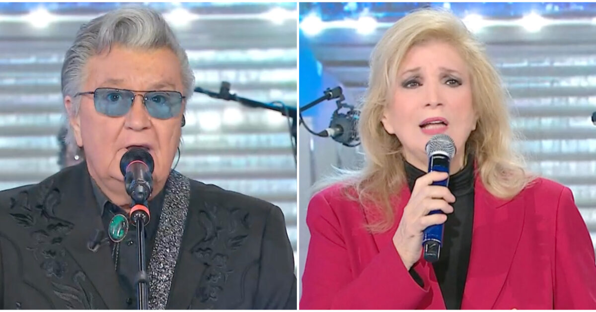 “Stanotte ho avuto un malore, non riuscivo a respirare. Ho avuto paura”: la rivelazione di Bobby Solo a Domenica In. Iva Zanicchi: “Un ricovero di vecchi. Io sto male, lui sta male…” “Stanotte ho avuto un malore, non riuscivo a respirare. Ho avuto paura”: la rivelazione di Bobby Solo a Domenica In. Iva Zanicchi: “Un ricovero di vecchi. Io sto male, lui sta male…”