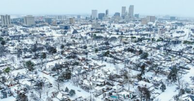 Copertina di Gelo negli Usa: 18 morti, voli a terra, 1 mln senza corrente