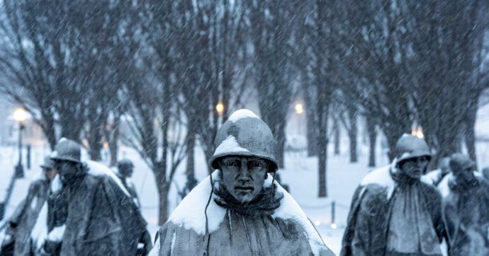 La tempesta artica sferza gli Stati Uniti: 30 vittime e migliaia di voli cancellati