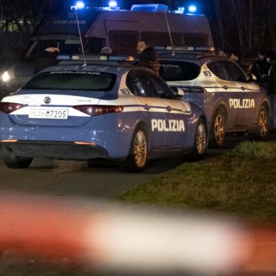 Copertina di Ucciso dal poliziotto a Rogoredo, fermato l’agente Cinturrino. Che ammette: “Ho messo la pistola vicino a Mansouri”